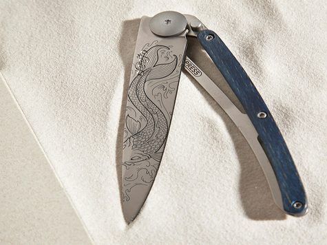 Deejo 37g, Blaues Buchenholz / Fisch